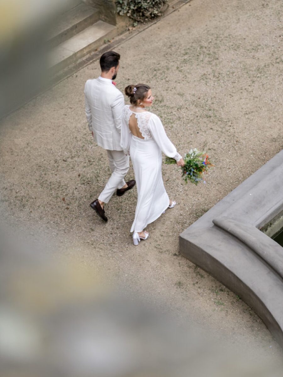 Hochzeitsfotografie - Brautpaar im Innenhof